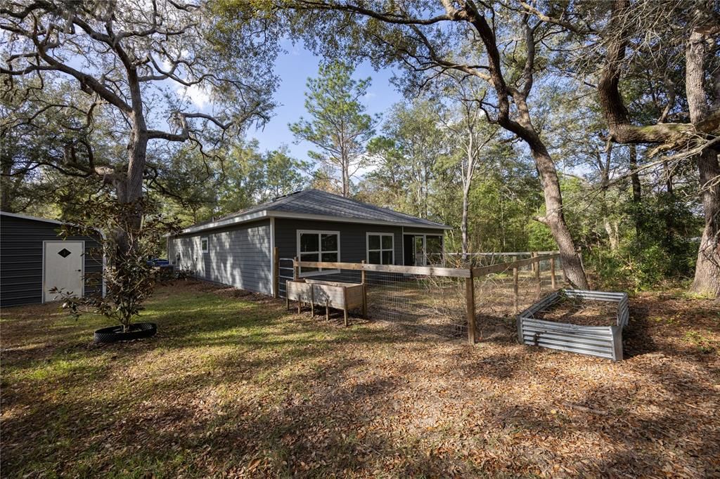 For Sale: $325,000 (3 beds, 2 baths, 1397 Square Feet)