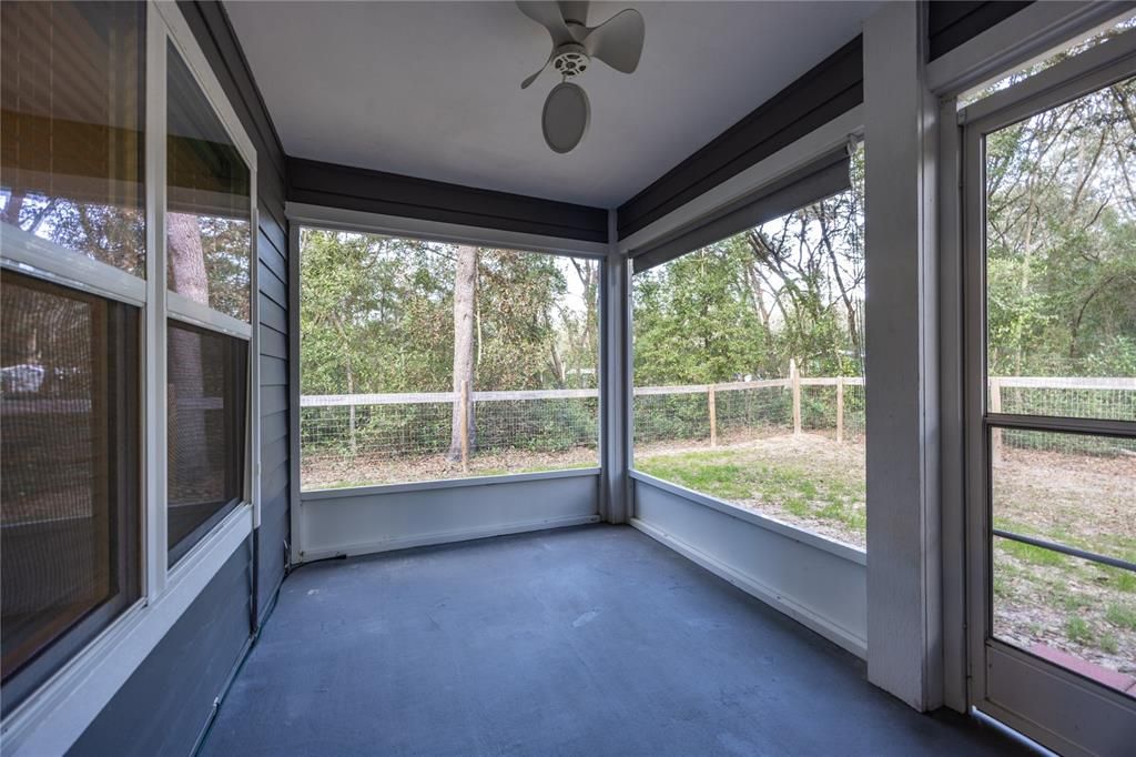 For Sale: $325,000 (3 beds, 2 baths, 1397 Square Feet)