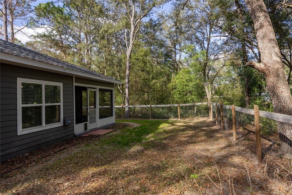 For Sale: $325,000 (3 beds, 2 baths, 1397 Square Feet)