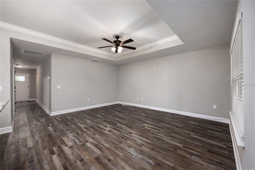 For Sale: $325,000 (3 beds, 2 baths, 1397 Square Feet)