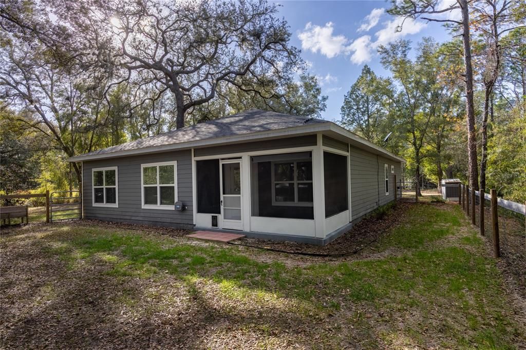 For Sale: $325,000 (3 beds, 2 baths, 1397 Square Feet)