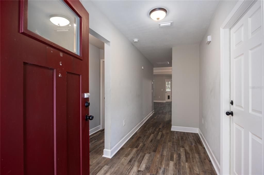 For Sale: $325,000 (3 beds, 2 baths, 1397 Square Feet)