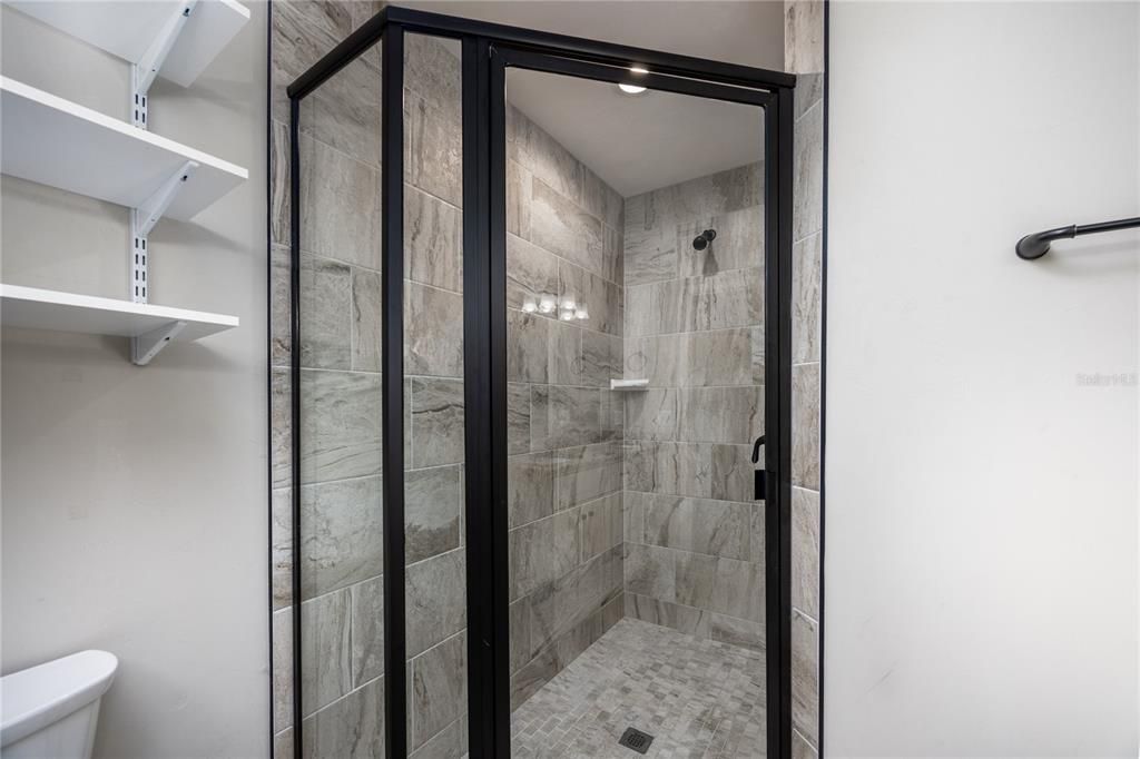 For Sale: $325,000 (3 beds, 2 baths, 1397 Square Feet)