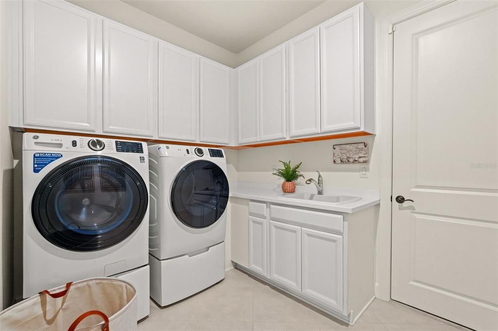 For Sale: $1,545,000 (3 beds, 3 baths, 3116 Square Feet)