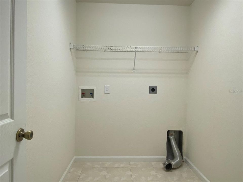 В аренду: $2,275 (3 спален, 2 ванн, 1961 Квадратных фут)