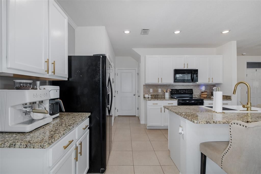 На продажу: $450,000 (4 спален, 2 ванн, 2007 Квадратных фут)