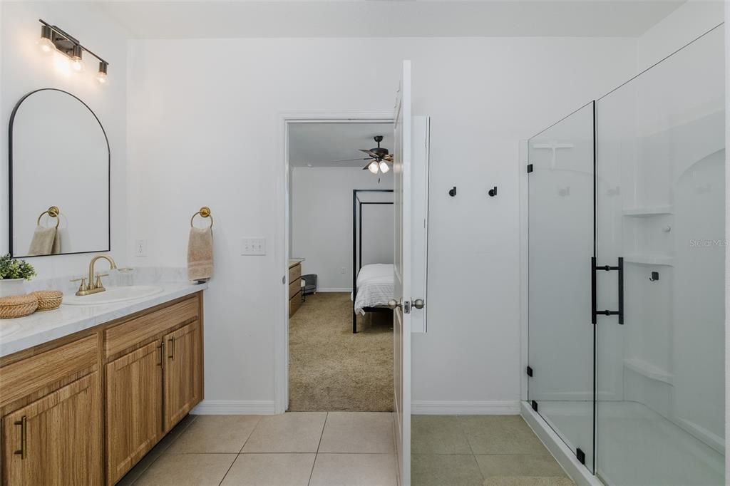 На продажу: $450,000 (4 спален, 2 ванн, 2007 Квадратных фут)