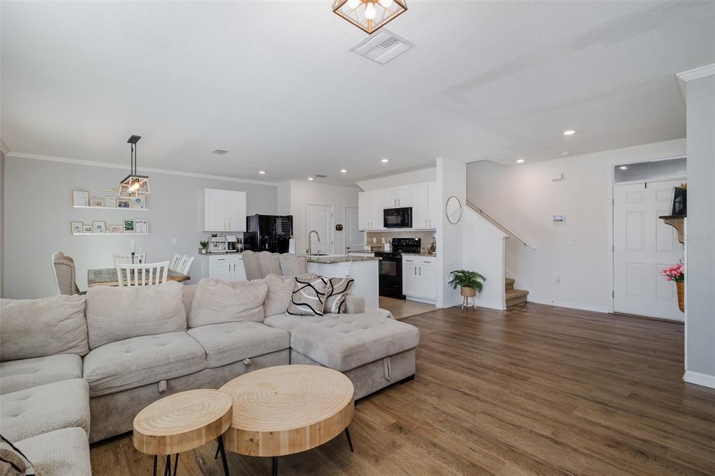 На продажу: $450,000 (4 спален, 2 ванн, 2007 Квадратных фут)