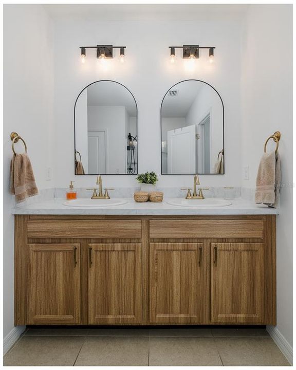 На продажу: $450,000 (4 спален, 2 ванн, 2007 Квадратных фут)