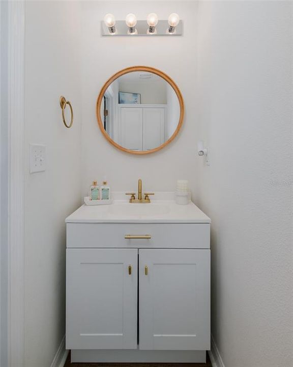 На продажу: $450,000 (4 спален, 2 ванн, 2007 Квадратных фут)