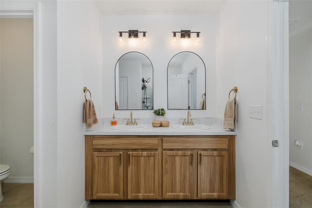 На продажу: $450,000 (4 спален, 2 ванн, 2007 Квадратных фут)