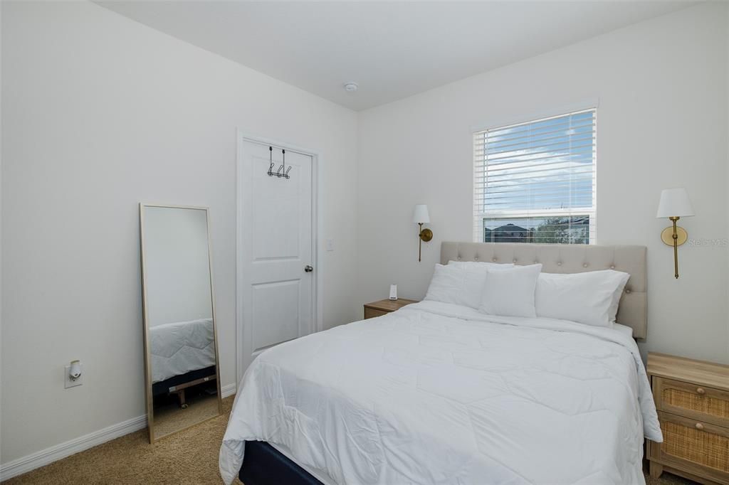 На продажу: $450,000 (4 спален, 2 ванн, 2007 Квадратных фут)