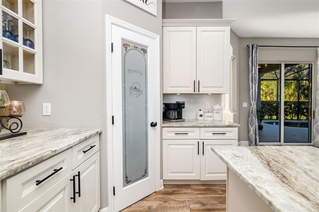 На продажу: $849,900 (4 спален, 3 ванн, 3282 Квадратных фут)