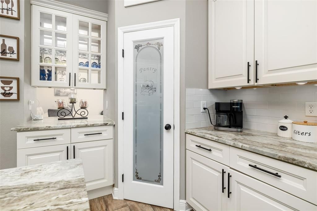 На продажу: $849,900 (4 спален, 3 ванн, 3282 Квадратных фут)