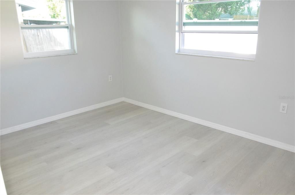 For Sale: $255,900 (2 beds, 2 baths, 1170 Square Feet)