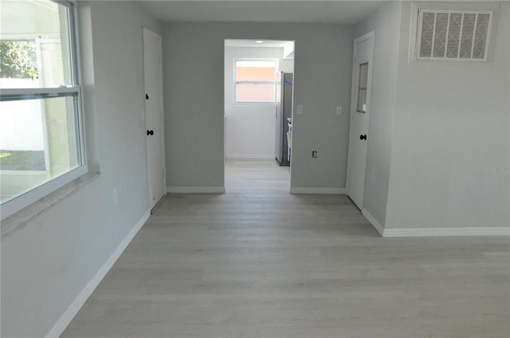 For Sale: $255,900 (2 beds, 2 baths, 1170 Square Feet)