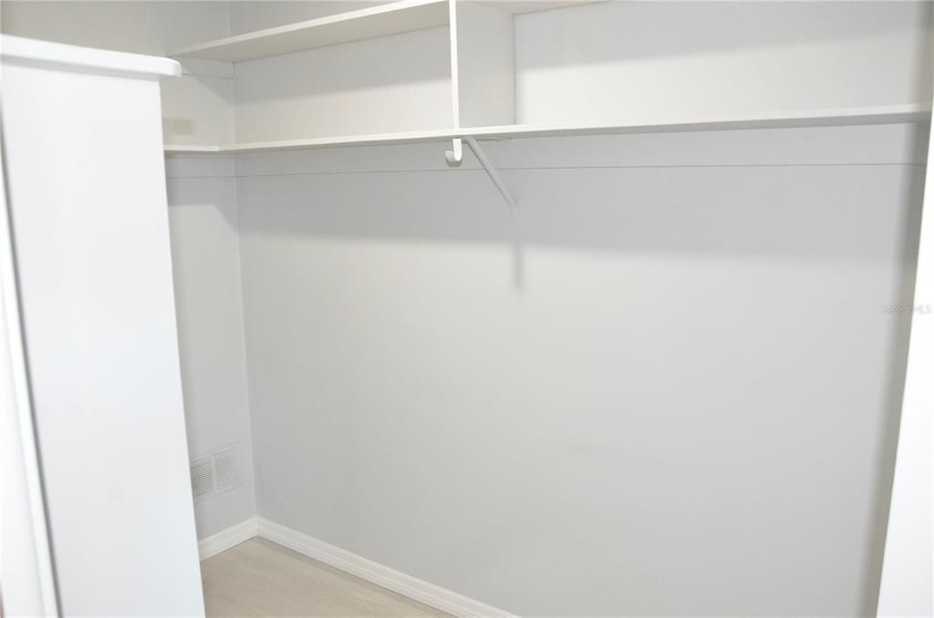 For Sale: $255,900 (2 beds, 2 baths, 1170 Square Feet)