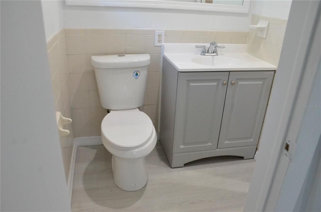 For Sale: $255,900 (2 beds, 2 baths, 1170 Square Feet)