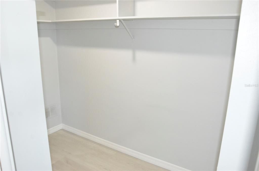 For Sale: $255,900 (2 beds, 2 baths, 1170 Square Feet)