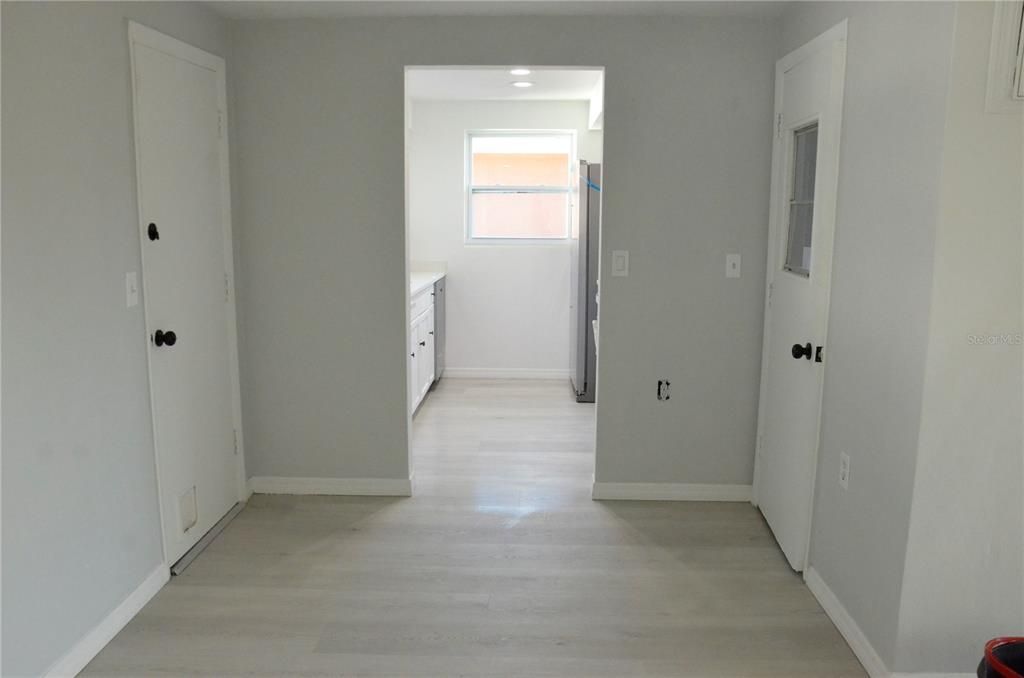 For Sale: $255,900 (2 beds, 2 baths, 1170 Square Feet)