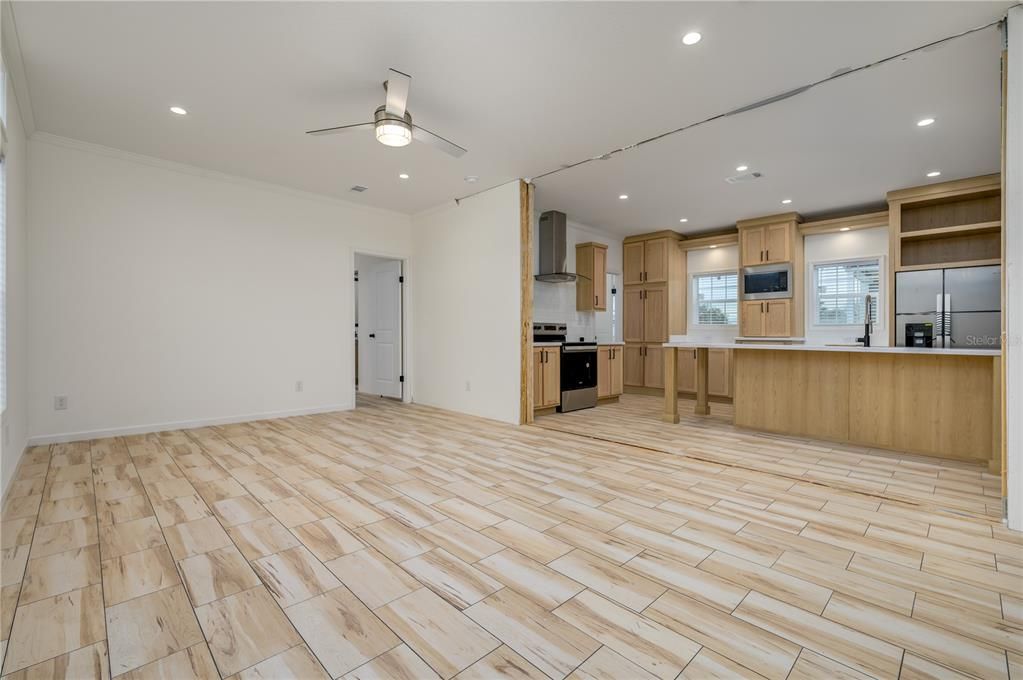 For Sale: $265,000 (3 beds, 2 baths, 1600 Square Feet)