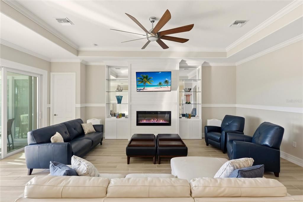 For Sale: $815,000 (3 beds, 3 baths, 2461 Square Feet)