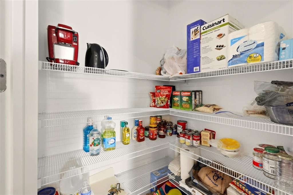 For Sale: $815,000 (3 beds, 3 baths, 2461 Square Feet)