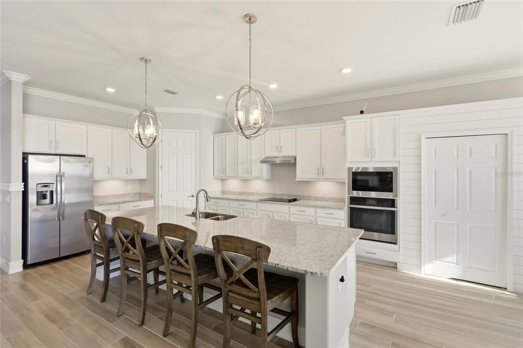 For Sale: $815,000 (3 beds, 3 baths, 2461 Square Feet)