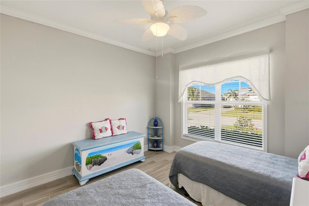 For Sale: $815,000 (3 beds, 3 baths, 2461 Square Feet)