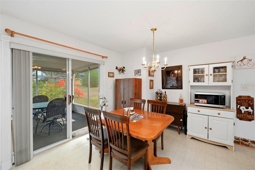 На продажу: $244,900 (3 спален, 2 ванн, 999 Квадратных фут)