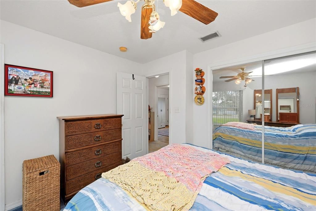 На продажу: $244,900 (3 спален, 2 ванн, 999 Квадратных фут)