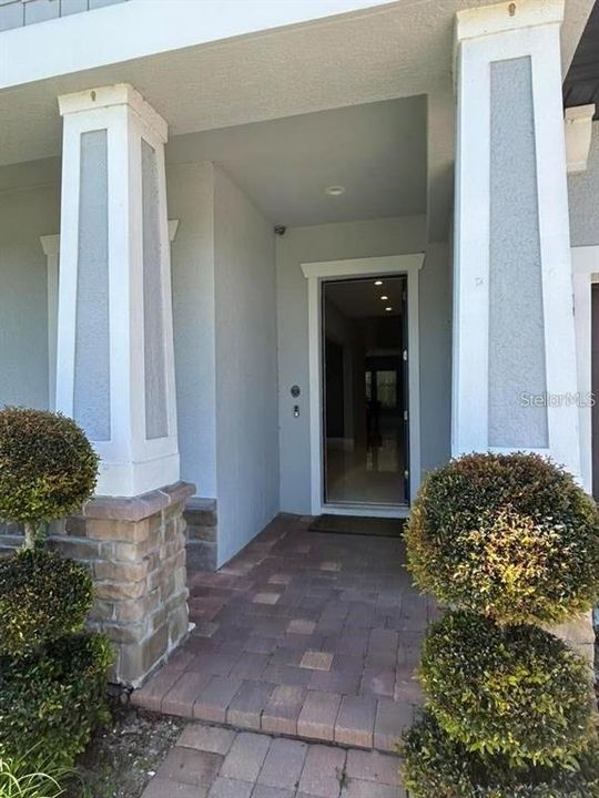 出租: $5,000 (5 贝兹, 4 浴室, 4121 平方英尺)