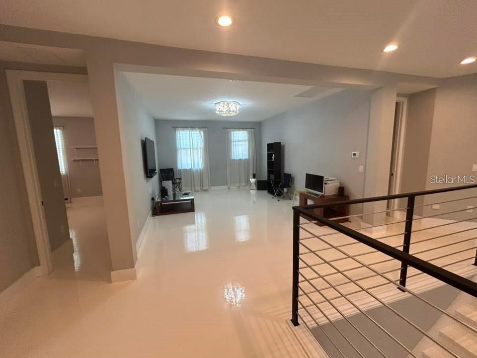 出租: $5,000 (5 贝兹, 4 浴室, 4121 平方英尺)