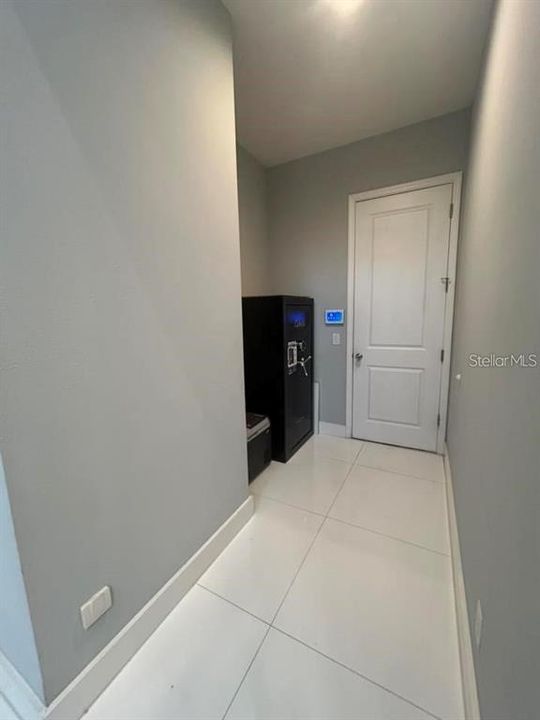 出租: $5,000 (5 贝兹, 4 浴室, 4121 平方英尺)