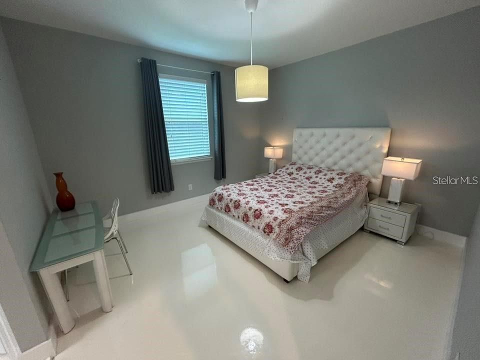 出租: $5,000 (5 贝兹, 4 浴室, 4121 平方英尺)