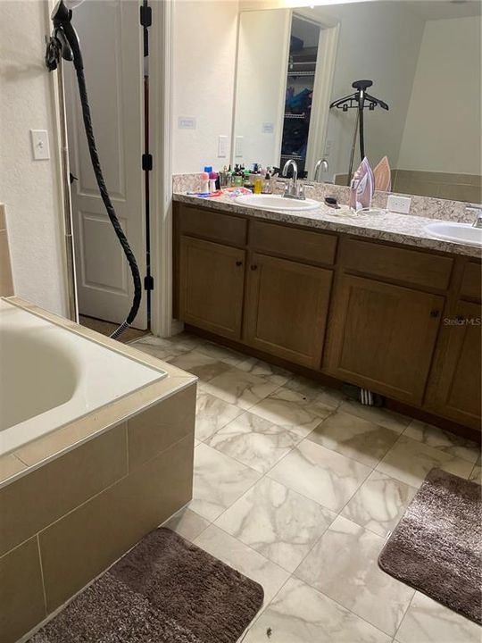 En Venta: $324,999 (4 camas, 2 baños, 1904 Pies cuadrados)