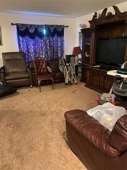 En Venta: $324,999 (4 camas, 2 baños, 1904 Pies cuadrados)