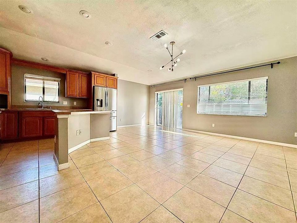 For Rent: $2,500 (4 beds, 2 baths, 1773 Square Feet)