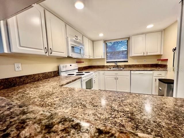 В аренду: $1,700 (2 спален, 2 ванн, 1120 Квадратных фут)