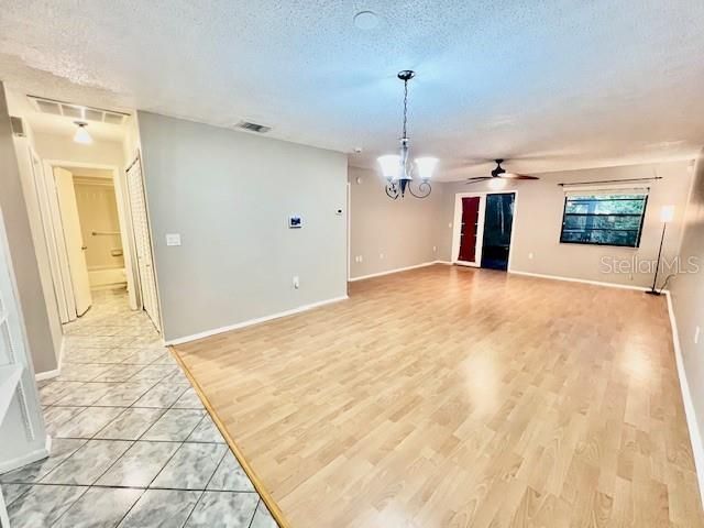 В аренду: $1,700 (2 спален, 2 ванн, 1120 Квадратных фут)