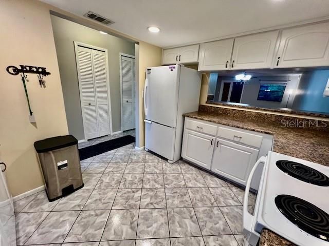 В аренду: $1,700 (2 спален, 2 ванн, 1120 Квадратных фут)