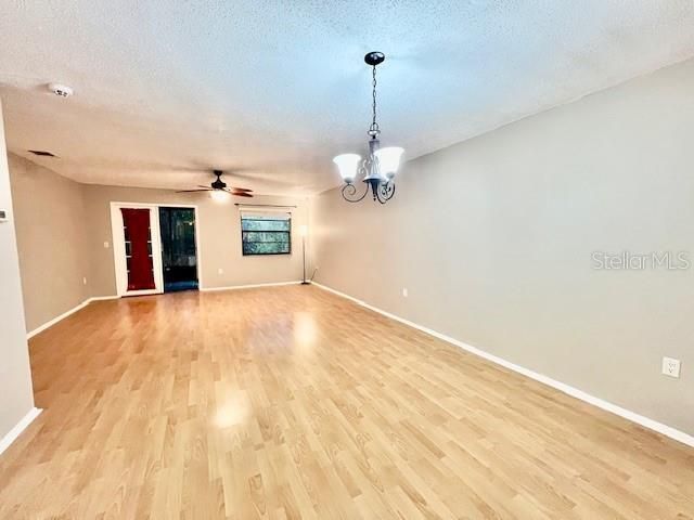 В аренду: $1,700 (2 спален, 2 ванн, 1120 Квадратных фут)