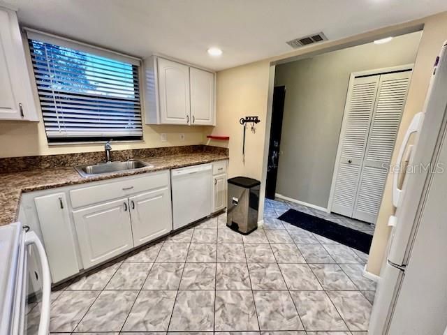 В аренду: $1,700 (2 спален, 2 ванн, 1120 Квадратных фут)