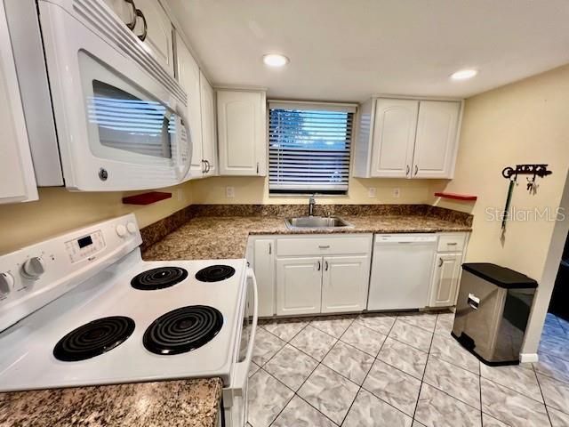 В аренду: $1,700 (2 спален, 2 ванн, 1120 Квадратных фут)