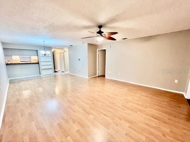 В аренду: $1,700 (2 спален, 2 ванн, 1120 Квадратных фут)