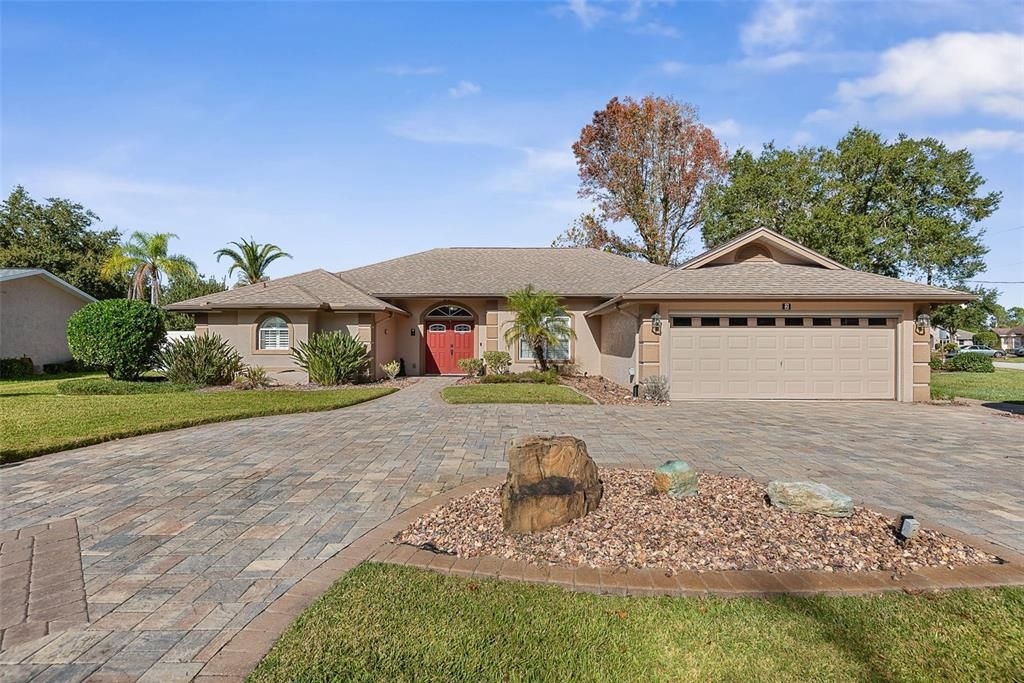 For Sale: $560,000 (4 beds, 3 baths, 2588 Square Feet)