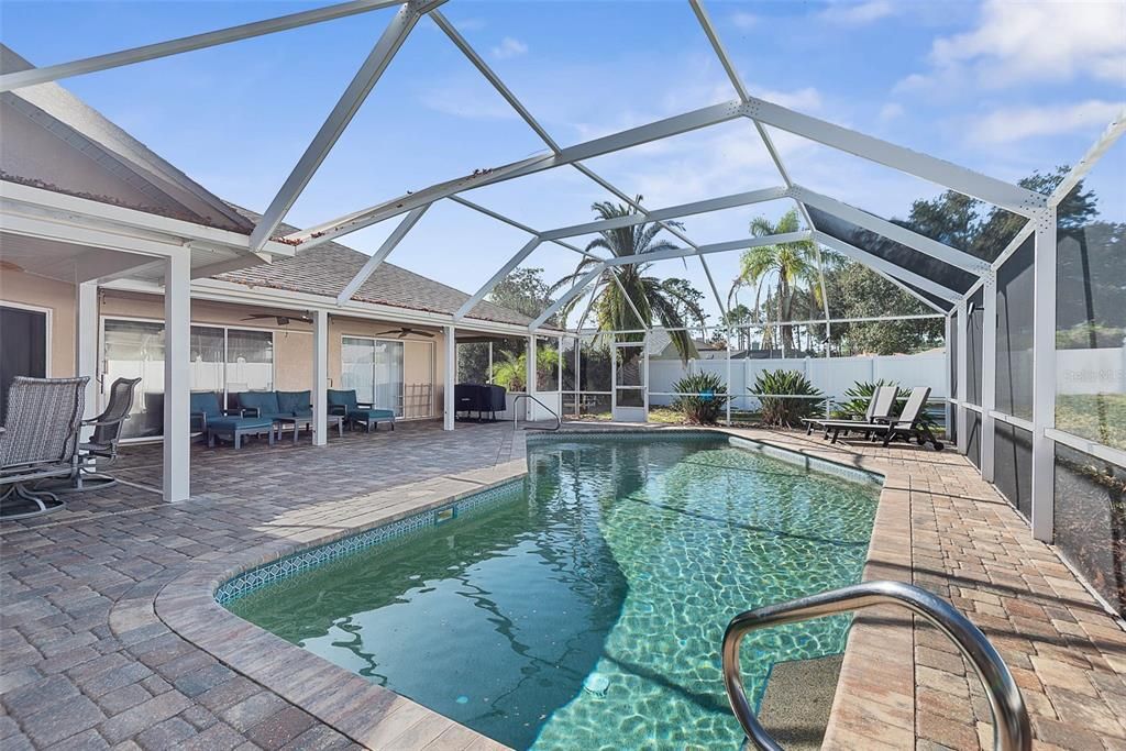 For Sale: $560,000 (4 beds, 3 baths, 2588 Square Feet)