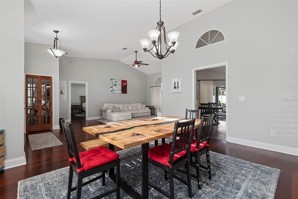 For Sale: $560,000 (4 beds, 3 baths, 2588 Square Feet)