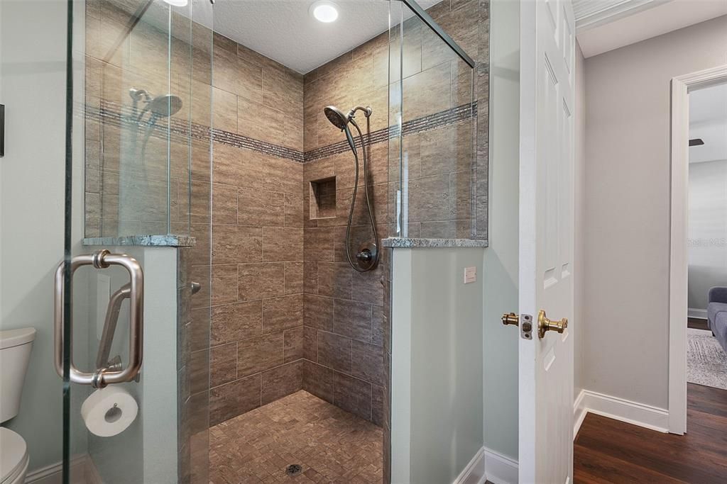 For Sale: $560,000 (4 beds, 3 baths, 2588 Square Feet)