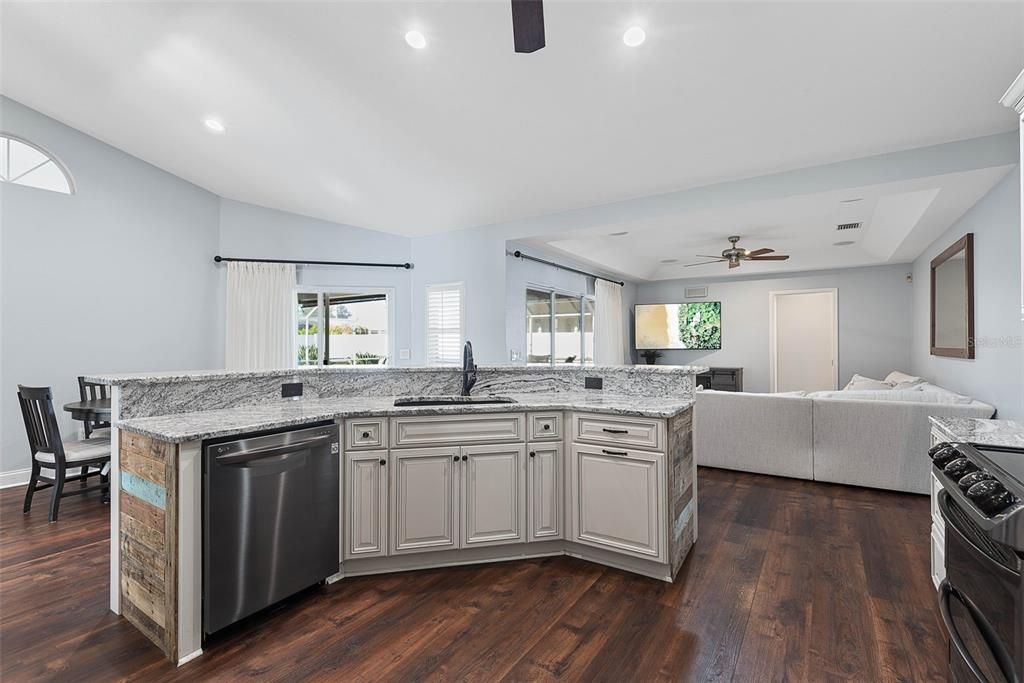 For Sale: $560,000 (4 beds, 3 baths, 2588 Square Feet)